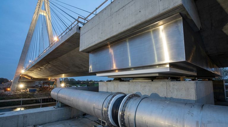 PTFE 슬라이드 베어링의 주요 장점은 무엇입니까? 유지보수가 필요 없고 고하중 움직임을 구현합니다