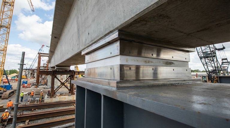 PTFE 슬라이드 베어링이 건설 프로젝트에서 제공하는 운영상의 이점은 무엇입니까? 유지보수가 필요 없는 구조적 움직임 달성