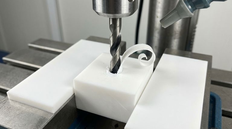 Quali precauzioni dovrebbero essere adottate durante la foratura del PTFE? Fori Maestri Puliti e Precisi Ogni Volta