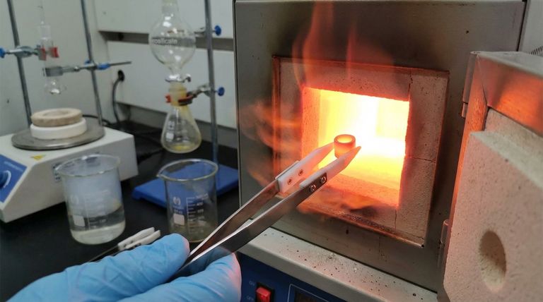 Quali sono i vantaggi del PTFE per le applicazioni ad alta temperatura? Mantiene le prestazioni a 260°C