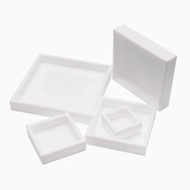 صواني مربعة من PTFE مخصصة للاستخدام الصناعي والمختبري